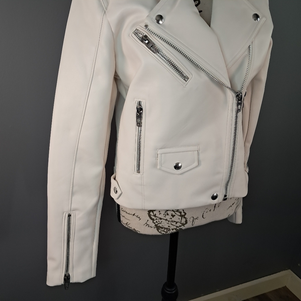 Blank NYC White Vegan Faux Leather Moto Motorcycle Biker Jacket Size XS - Picture 4 of 8